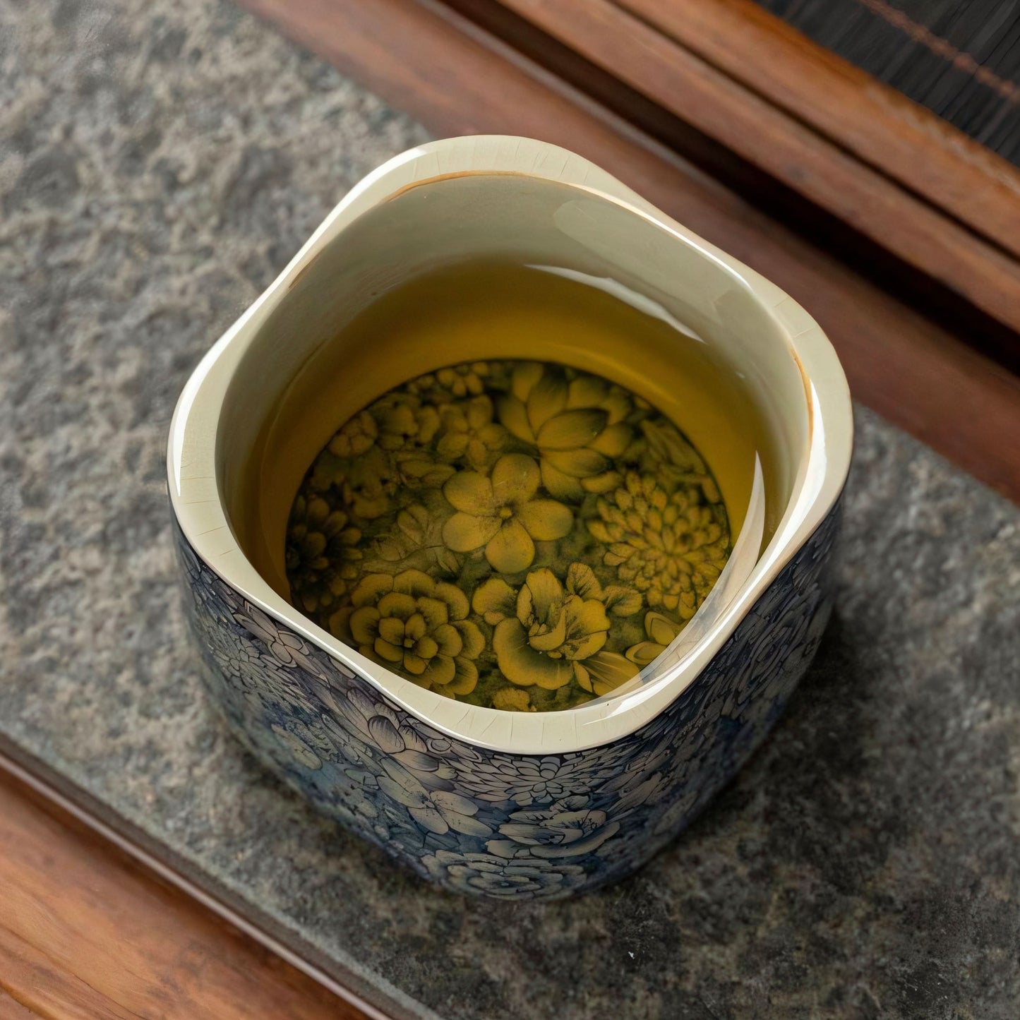 Blue-and-White Square Teacup